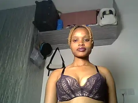 Snapshot of Tempting_Ebony chatting on May 23, 2:28 am Tempting Ebony online show from May 23, 2:28 am
