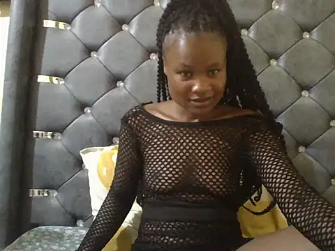 queenivy1 online show from May 20, 1:50 pm