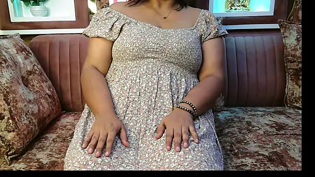 Snapshot of Flirty_mommy chatting on May 27, 4:04 pm Flirty mommy online show from May 27, 4:04 pm
