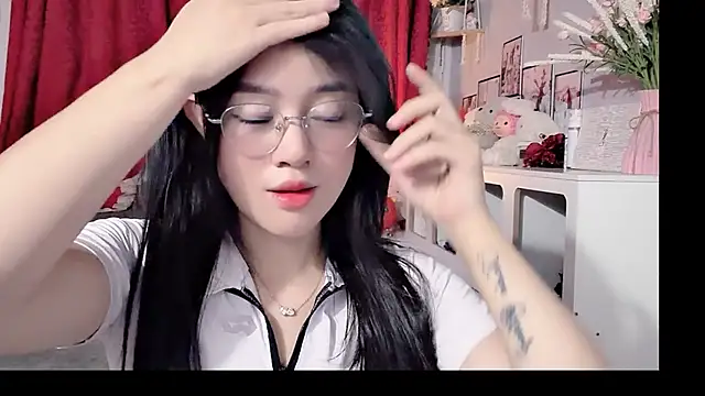 Bee-Cherry online show from May 31, 6:31 am
