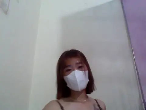 Lissaa18 online show from May 24, 2:33 pm