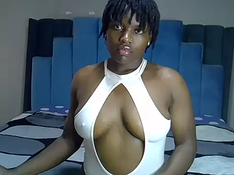 Snapshot of melanin_moon chatting on June 2, 1:13 pm melanin moon online show from June 2, 1:13 pm