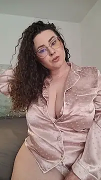 Elissa Floyd   online show from May 30, 11:29 am