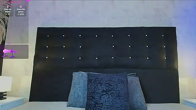 Snapshot of Zlatna_Oficial chatting on July 14, 10:48 pm Zlatna Oficial online show from July 14, 10:48 pm