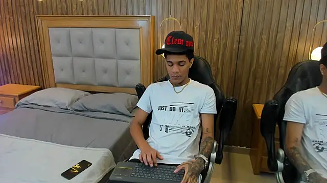 Snapshot of Mael_Jason chatting on July 12, 11:12 am Mael Jason online show from July 12, 11:12 am