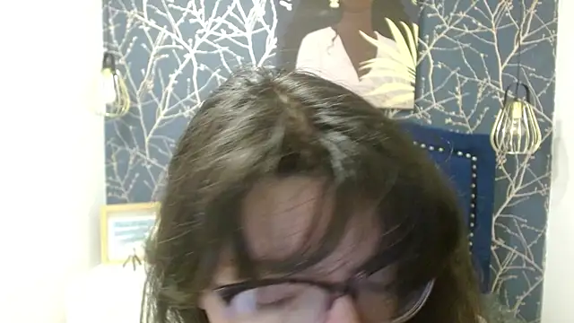 Snapshot of Allyshon_ chatting on June 1, 8:10 pm Allyshon online show from June 1, 8:10 pm