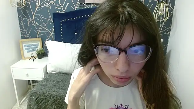 Snapshot of Allyshon_ chatting on June 2, 7:49 pm Allyshon online show from June 2, 7:49 pm