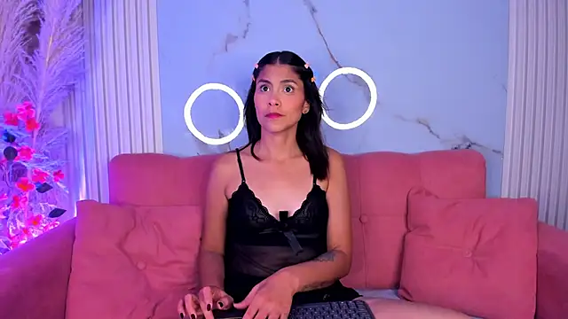 LunaRossie  online show from June 8, 8:09 pm