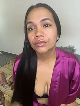 NoahJade online show from July 10, 10:45 pm