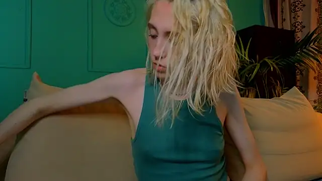 Snapshot of Elen__Moore chatting on July 13, 5:43 am Elen Moore online show from July 13, 5:43 am