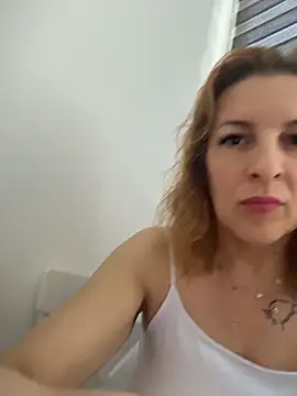 Hot-Milf4U online show from June 19, 6:40 am