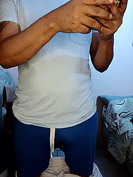 Snapshot of EryckSet chatting on June 18, 1:37 pm EryckSet online show from June 18, 1:37 pm