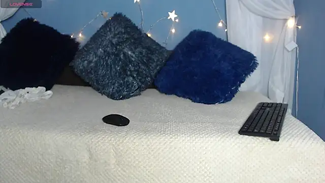 ayla-0 online show from May 26, 1:18 pm