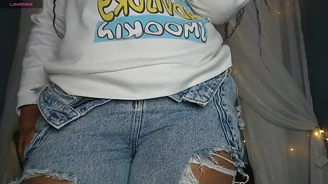 ayla-0 online show from May 30, 1:52 pm