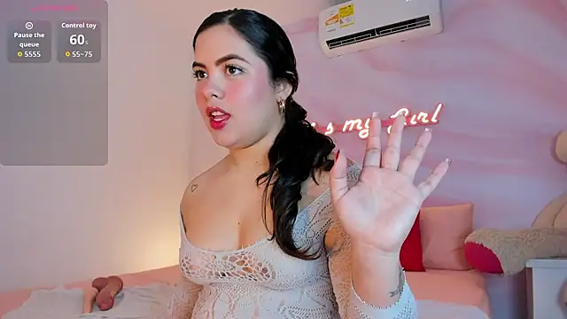 Snapshot of Isabella_Rios_ chatting on July 12, 11:34 am Isabella Rios online show from July 12, 11:34 am