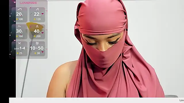 Snapshot of Samira_1 chatting on May 24, 8:58 pm Samira 1 online show from May 24, 8:58 pm