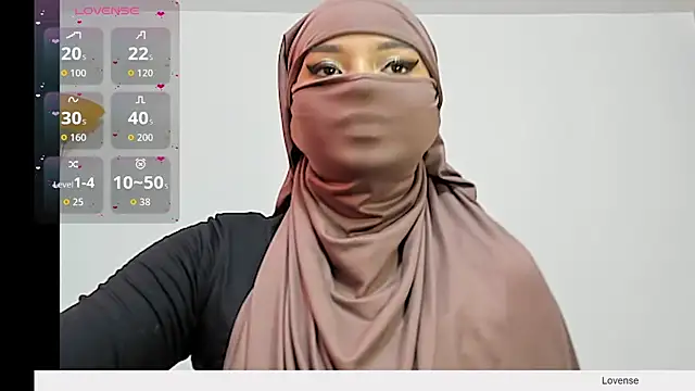 Snapshot of Samira_1 chatting on May 25, 8:04 pm Samira 1 online show from May 25, 8:04 pm