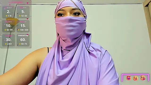 Snapshot of Samira_1 chatting on May 30, 8:28 pm Samira 1 online show from May 30, 8:28 pm