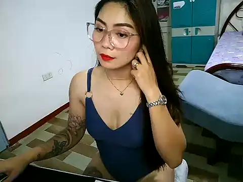 Snapshot of Sexynica chatting on May 27, 1:19 pm Sexynica online show from May 27, 1:19 pm