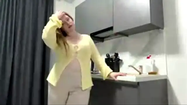 Snapshot of cottonboo chatting on May 29, 6:39 pm cottonboo online show from May 29, 6:39 pm