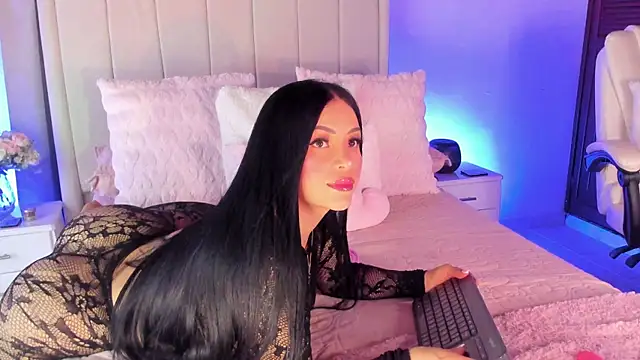 Snapshot of Alannawolff chatting on July 12, 12:45 am Alannawolff online show from July 12, 12:45 am