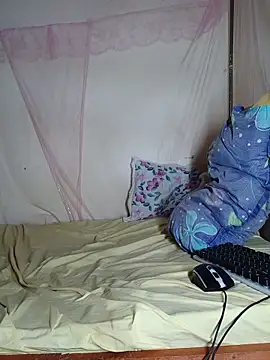 Snapshot of SilkyDesire21 chatting on May 29, 5:55 pm SilkyDesire21 online show from May 29, 5:55 pm