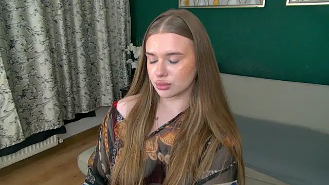 Snapshot of MishaRuss chatting on May 30, 7:44 pm MishaRuss online show from May 30, 7:44 pm
