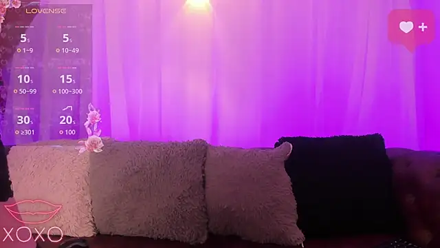 AlexaaPetite22 online show from May 26, 12:12 pm