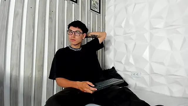 Dylanxscot online show from May 23, 11:36 am