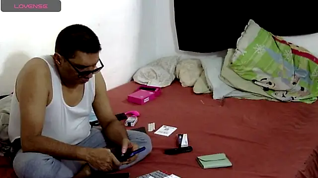 Snapshot of SASSY_LOVERS chatting on May 26, 9:33 pm SASSY LOVERS online show from May 26, 9:33 pm