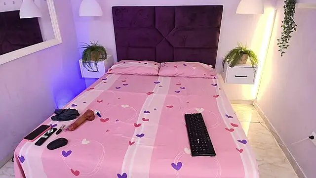 Sofiawonderr online show from May 23, 8:02 pm