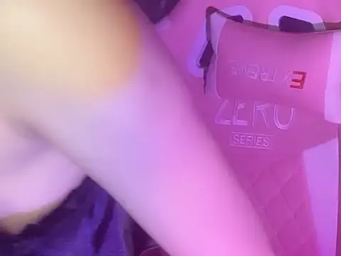 Snapshot of Uri_sexy chatting on June 17, 5:25 pm Uri sexy online show from June 17, 5:25 pm