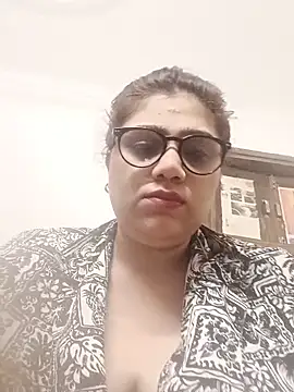 yourchahat27 online show from June 16, 9:06 pm