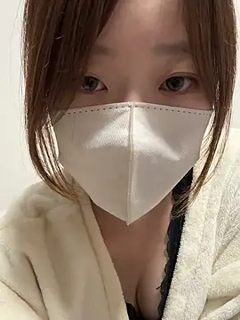 mei room online show from May 28, 3:42 pm