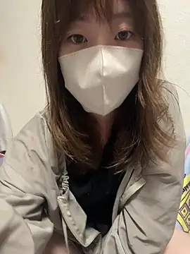 mei room online show from August 3, 3:38 pm