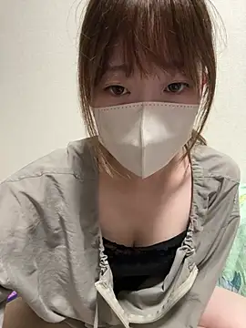 mei room online show from August 4, 4:20 pm