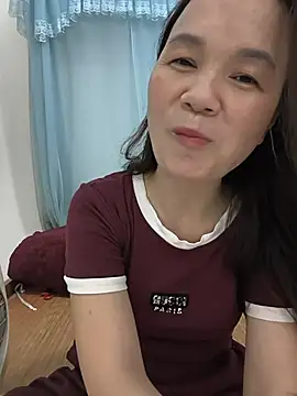 Snapshot of Lye_lovely chatting on June 24, 2:49 pm Lye lovely online show from June 24, 2:49 pm