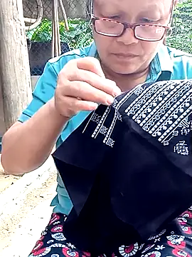 Bong sexy online show from June 11, 9:29 am