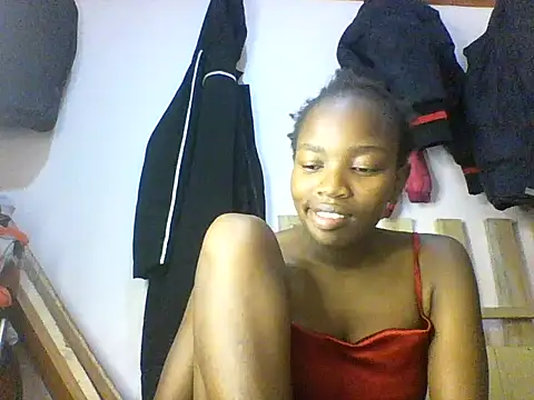 Snapshot of aliana082169 chatting on June 8, 11:54 am aliana082169 online show from June 8, 11:54 am