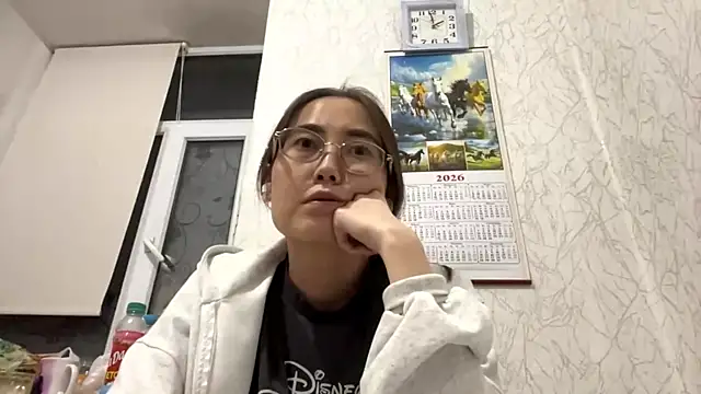 VickieTrudo online show from May 30, 9:01 pm