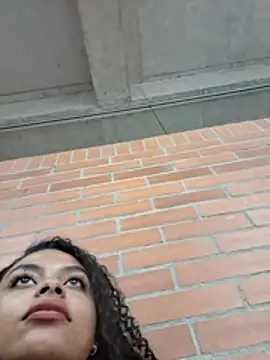 scarlett  3 online show from May 29, 4:27 pm