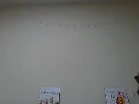 Cutezipora online show from July 6, 11:40 am