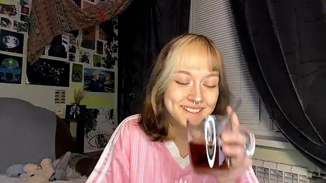 YourFavoriteAltgirl online show from May 30, 11:13 pm