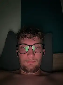 Snapshot of Stefan4513 chatting on July 7, 11:25 am Stefan4513 online show from July 7, 11:25 am
