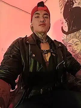 Snapshot of AlecBanne_ chatting on July 5, 9:11 pm AlecBanne online show from July 5, 9:11 pm