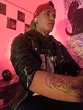 Snapshot of AlecBanne_ chatting on July 13, 8:55 pm AlecBanne online show from July 13, 8:55 pm