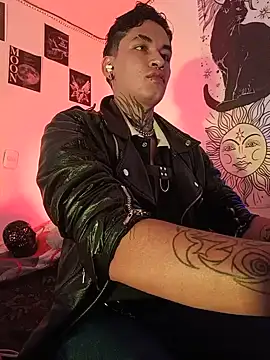 Snapshot of AlecBanne_ chatting on July 17, 8:57 pm AlecBanne online show from July 17, 8:57 pm