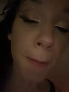 Snapshot of cynGoddess chatting on May 28, 4:32 am cynGoddess online show from May 28, 4:32 am