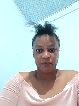 Snapshot of QueenLave chatting on May 23, 1:59 pm QueenLave online show from May 23, 1:59 pm