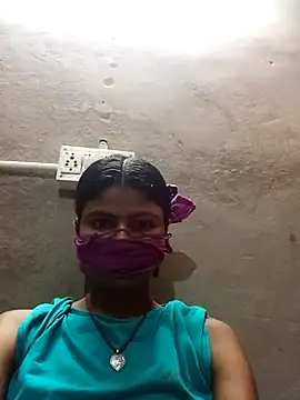 Snapshot of Tiyaasa chatting on May 25, 11:27 am Tiyaasa online show from May 25, 11:27 am